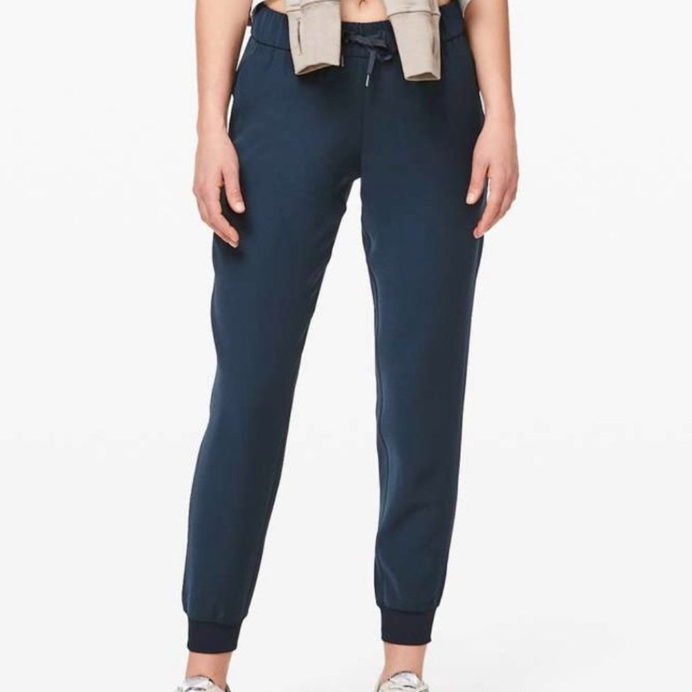 Lululemon On The Fly Jogger True Navy